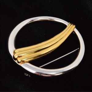 Monet circle brooch EUC